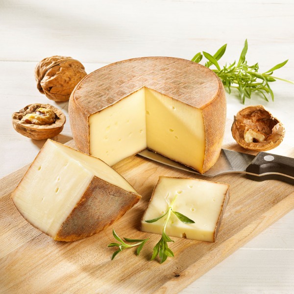 Käse mit Walnusslikör